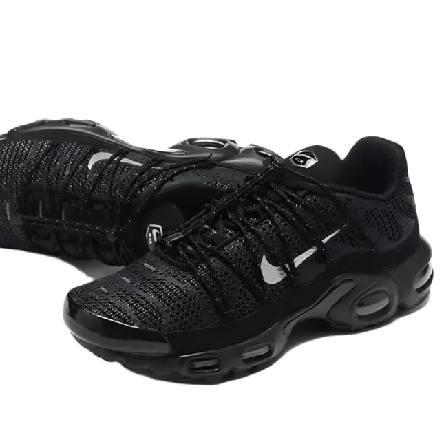 Nike Air Max Plus Utility TN Black & White Nike Air Max Plus Utility Mldrip