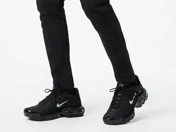 Nike Air Max Plus Utility TN Black & White Nike Air Max Plus Utility Mldrip