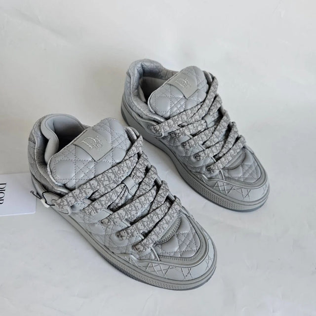 "B9" Sneaker