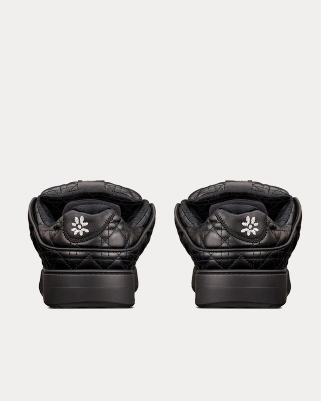 "B9" Sneaker