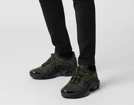 Nike Air Max Plus Utility TN Black & White Nike Air Max Plus Utility Mldrip