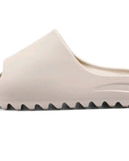Weiße Yeezy-Slides