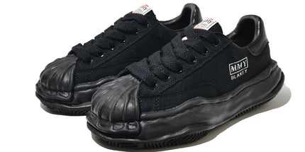 canvas shoes