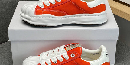 canvas shoes
