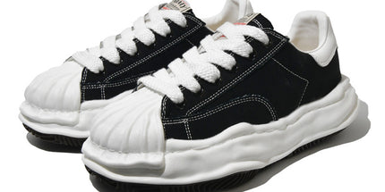 canvas shoes