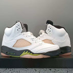 White green powder