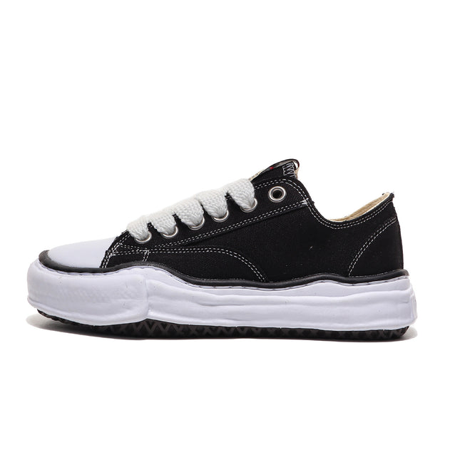 canvas shoes