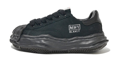 canvas shoes
