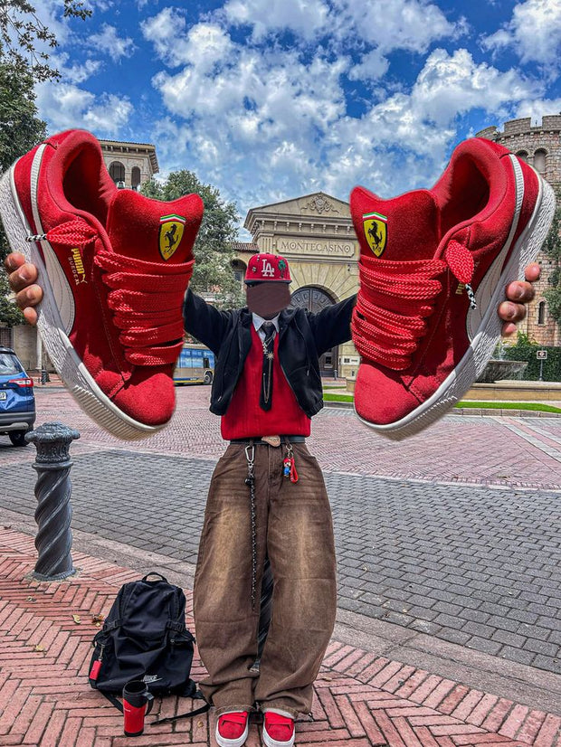 <h2>SNEAKERS</h2>