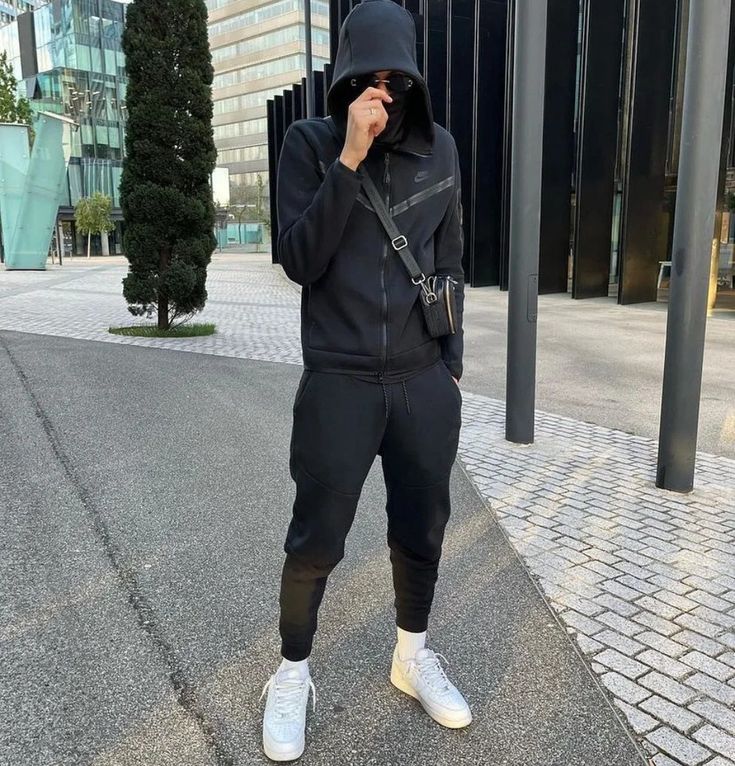 Black and grey Nike Tech streetwear outfit