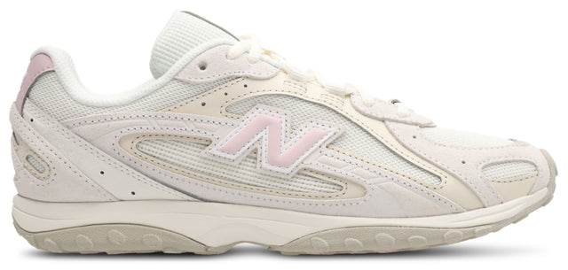 New Balance 204L - Sea Salt-Stone Pink