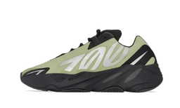 Yeezy 700 MNVN