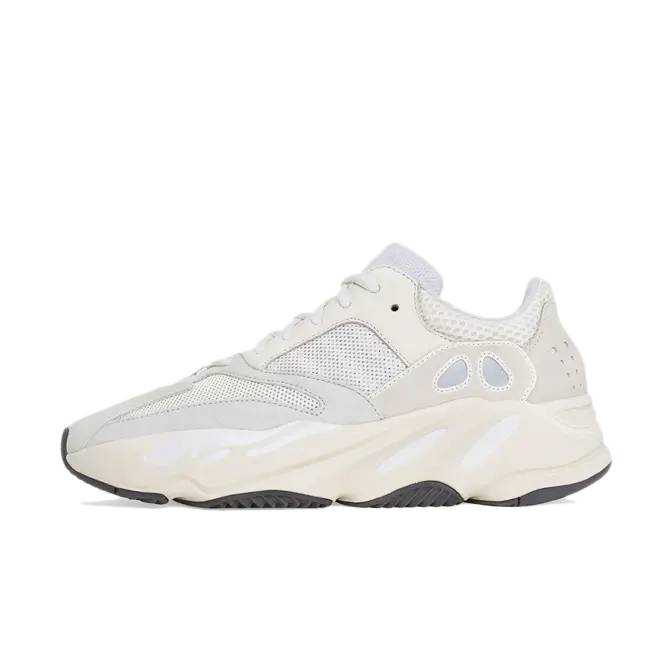 Yeezy Boost 700 — Analog